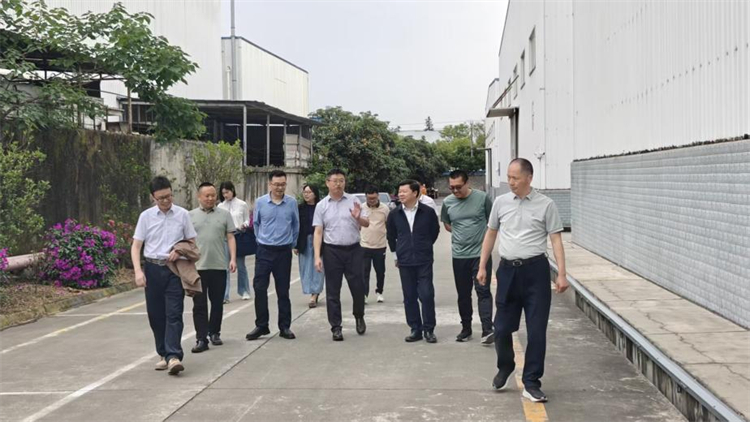 省供銷社黨組副書記、監事會主任朱云赴龍泉調研省棉麻集團倉儲服務工作